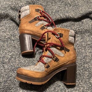 Sorel Stylish Brown and Gray Women's Boots size 8